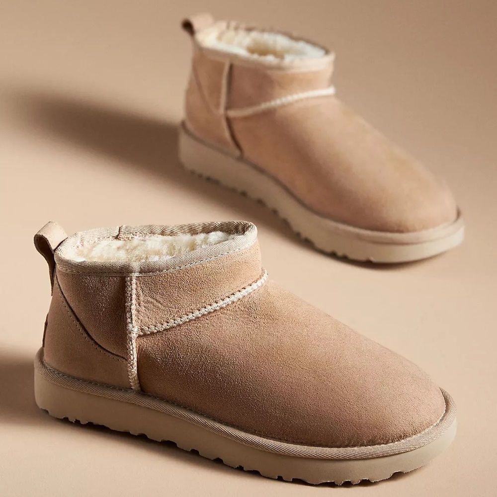 Ugg Classic Ultra Mini Boot Size 9 “Sand” Excellent Condition
